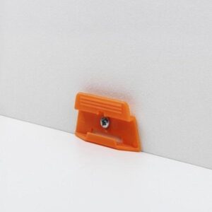 Úchyt na soklové lišty Parador SL3, oranžový plastový 1427275 (24 ks/bal + skrutky + hmoždinky)