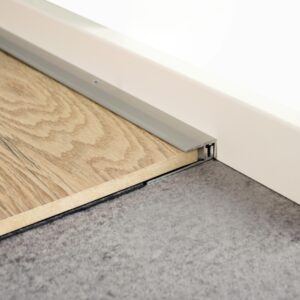 Profil AL ukončovací Egger 21 mm, elox Striebro, 1 m, skrutkovací na podlahy hr. 6,5-16 mm, Typ 103 - 1483141