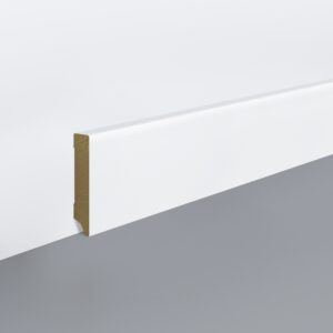 Lišta soklová Egger 80 hranatá "Cubical" L201 RAL9016 MDF fólia Biela pretierateľná 80x18x2400 mm